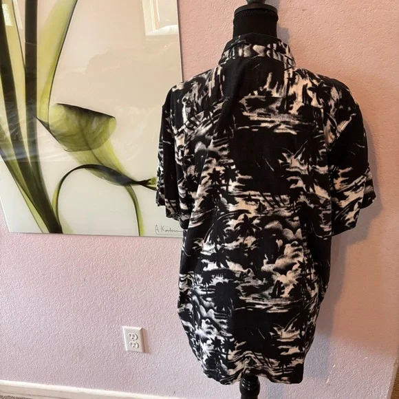 shirt size large - Picture 3 of 5